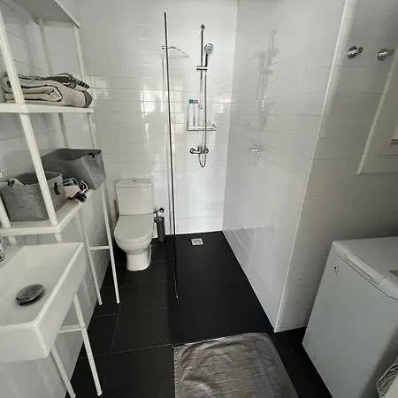 Sunny Flat In 30 Seconds To Beach, Balcony & Sea Views! Apartment