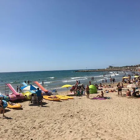 דירה Sunny Flat In 30 Seconds To Beach, Balcony & Sea Views! *